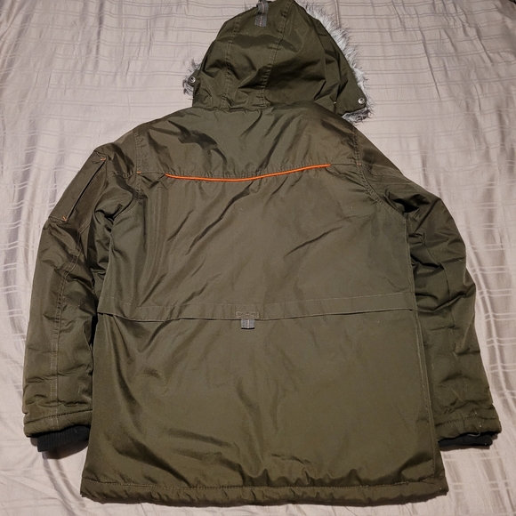 Mountain Ridge winter jacket size LG. - Picture 3 of 3